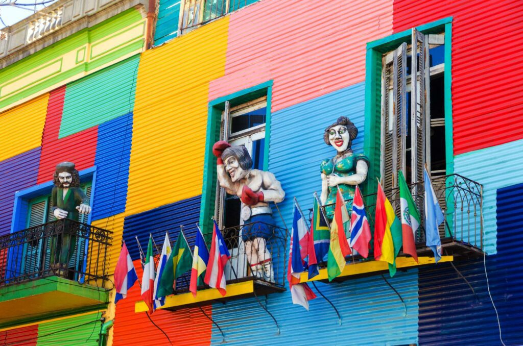 barrio colorido con RC VIAJES