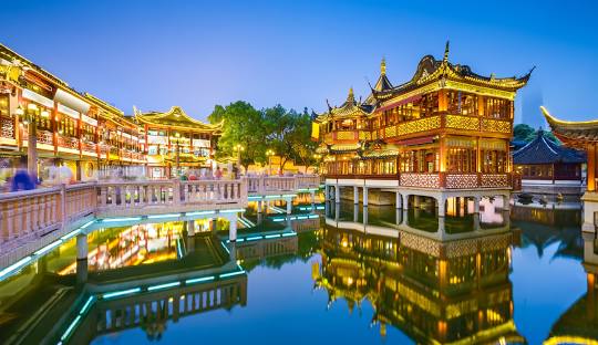 templo chino flotante con RC VIAJES
